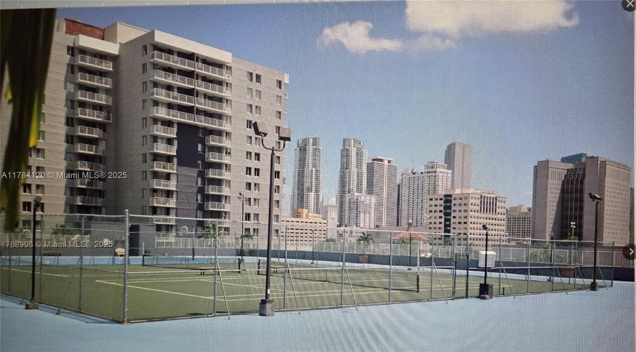 На продажу: $290,000 (1 спален, 1 ванн, 593 Квадратных фут)