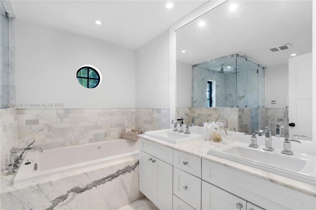 For Sale: $5,350,000 (4 beds, 4 baths, 3886 Square Feet)