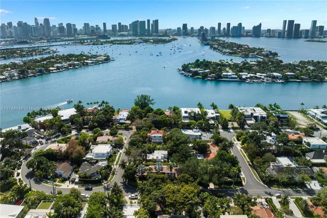 For Sale: $5,350,000 (4 beds, 4 baths, 3886 Square Feet)