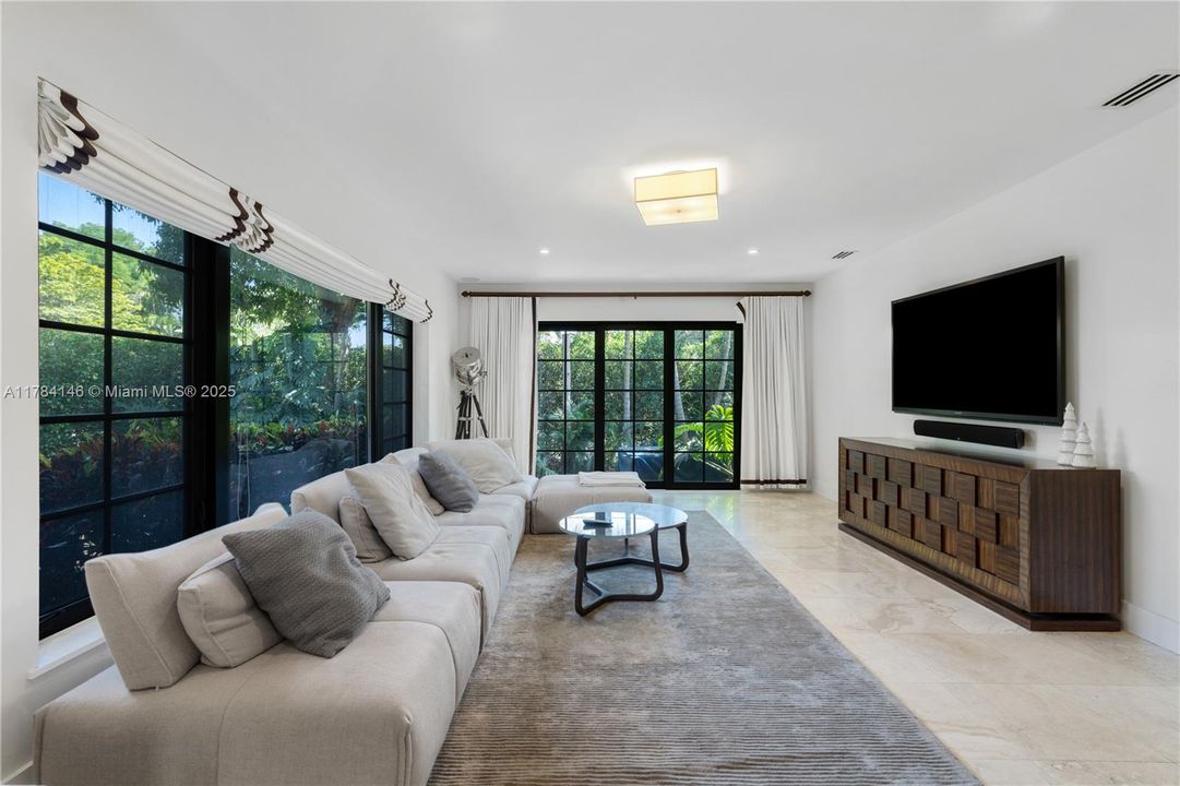 For Sale: $5,350,000 (4 beds, 4 baths, 3886 Square Feet)