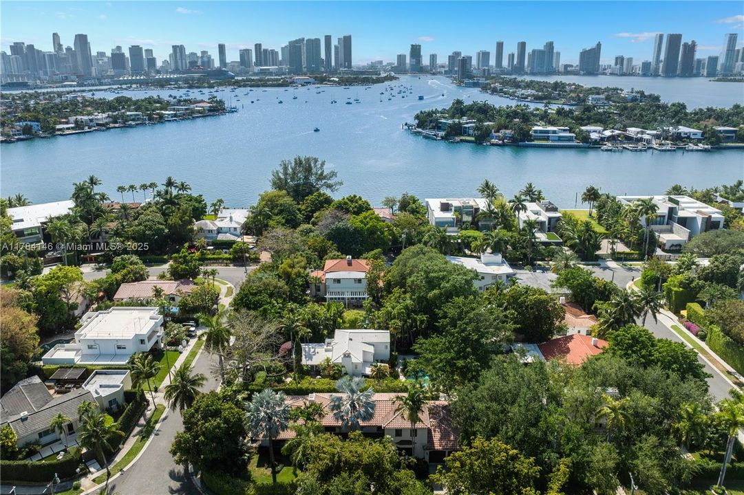 For Sale: $5,350,000 (4 beds, 4 baths, 3886 Square Feet)