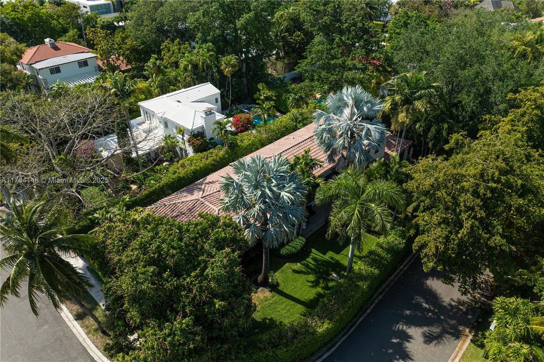 For Sale: $5,350,000 (4 beds, 4 baths, 3886 Square Feet)