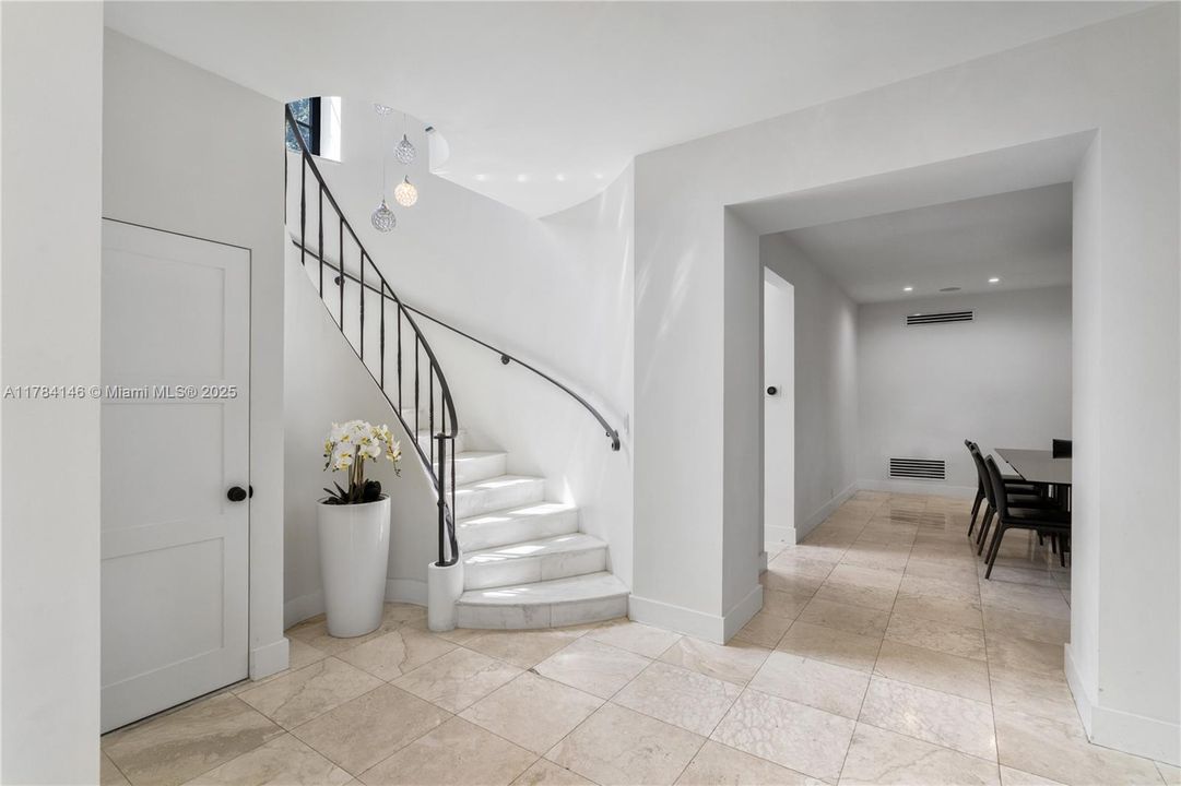 For Sale: $5,350,000 (4 beds, 4 baths, 3886 Square Feet)