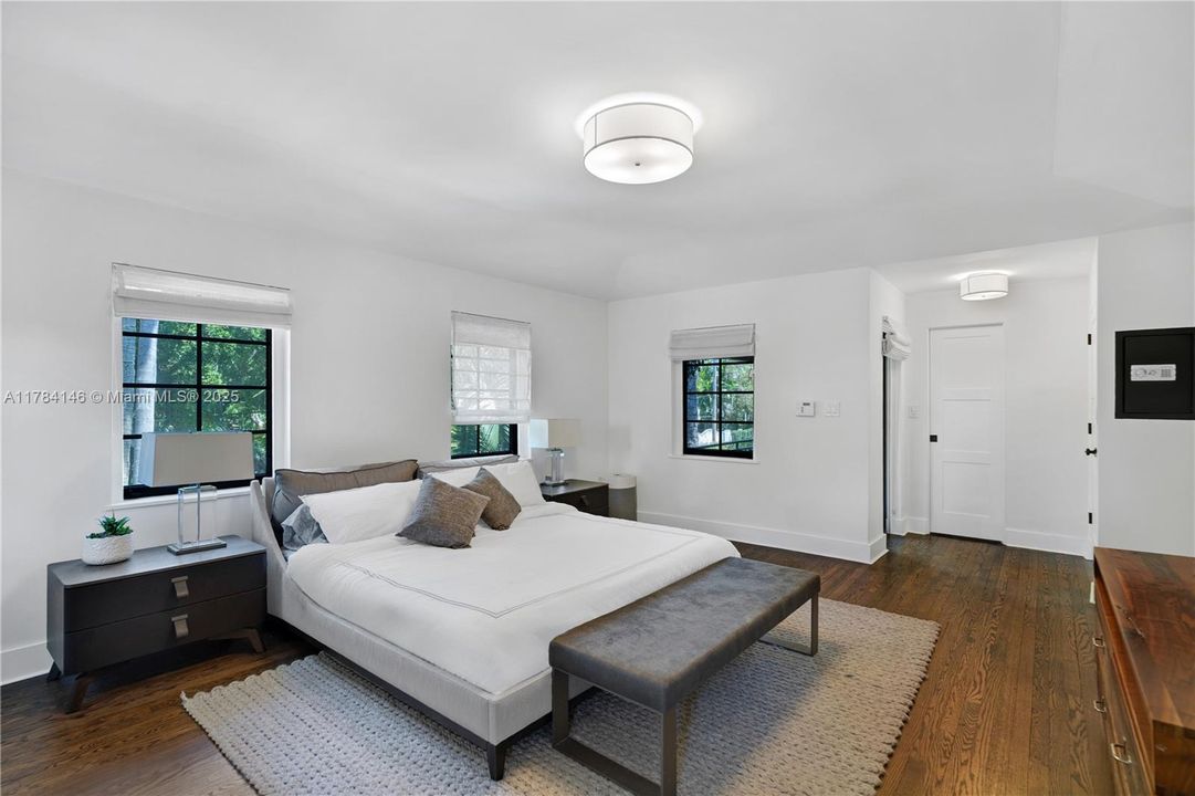 For Sale: $5,350,000 (4 beds, 4 baths, 3886 Square Feet)