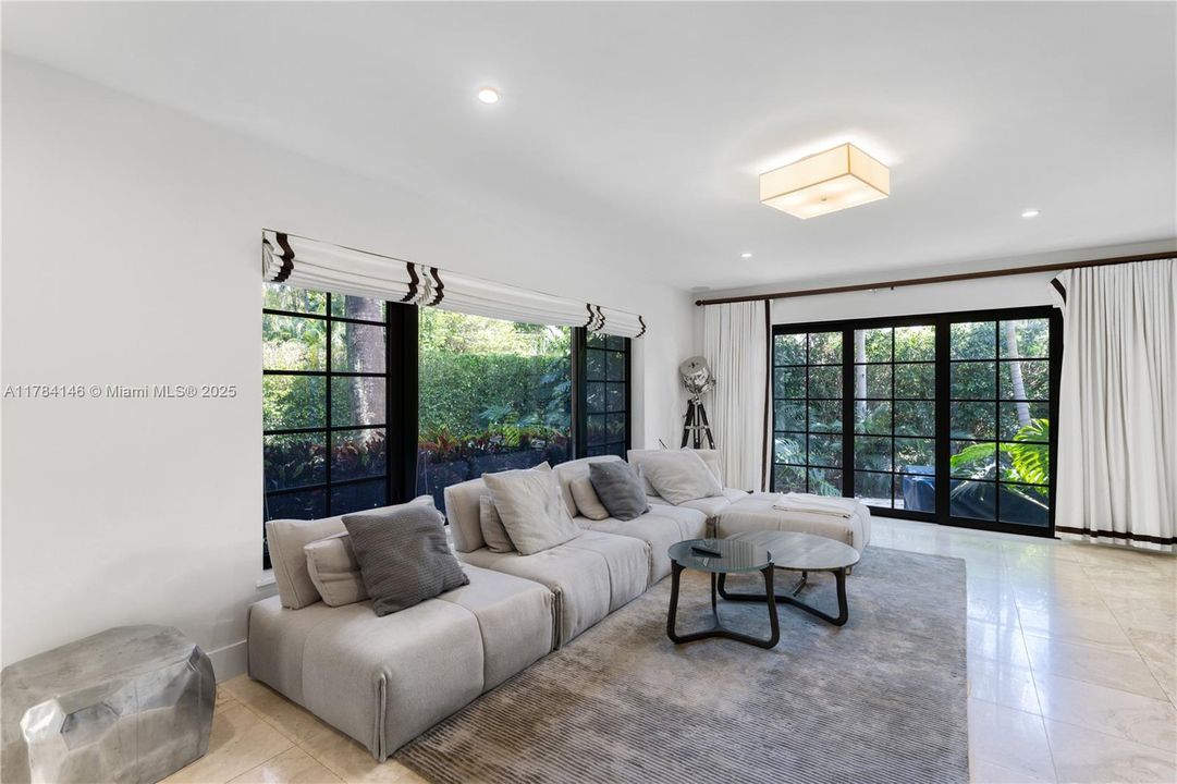 For Sale: $5,350,000 (4 beds, 4 baths, 3886 Square Feet)