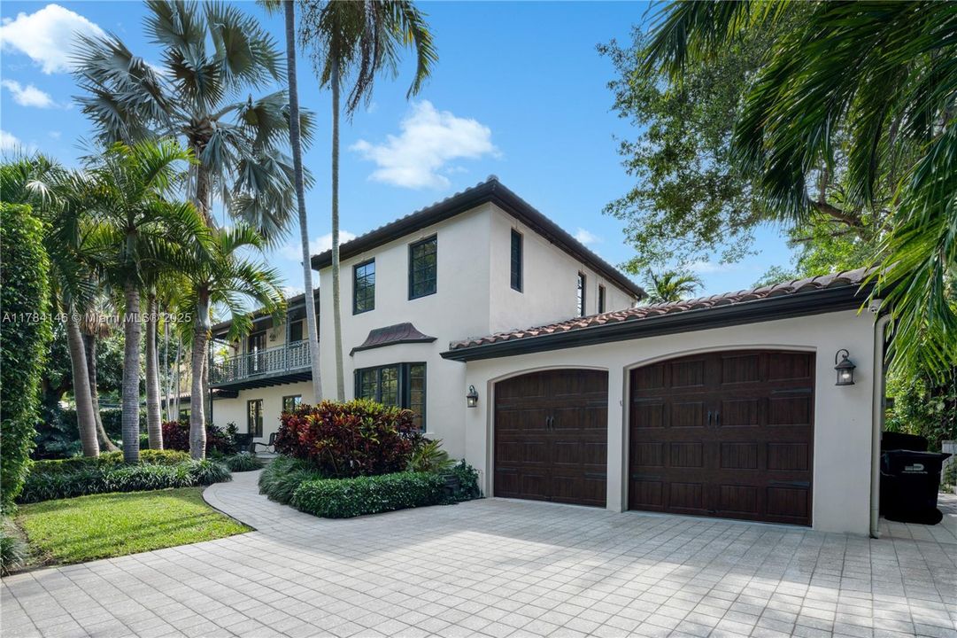 For Sale: $5,350,000 (4 beds, 4 baths, 3886 Square Feet)