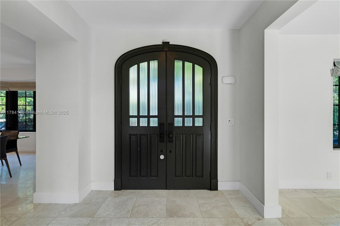 For Sale: $5,350,000 (4 beds, 4 baths, 3886 Square Feet)