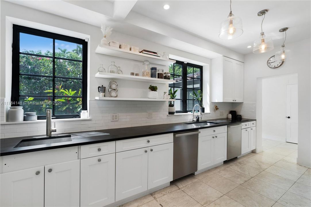 For Sale: $5,350,000 (4 beds, 4 baths, 3886 Square Feet)