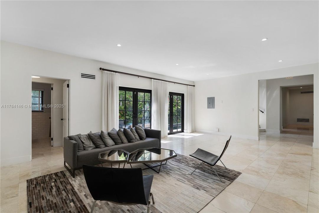 For Sale: $5,350,000 (4 beds, 4 baths, 3886 Square Feet)