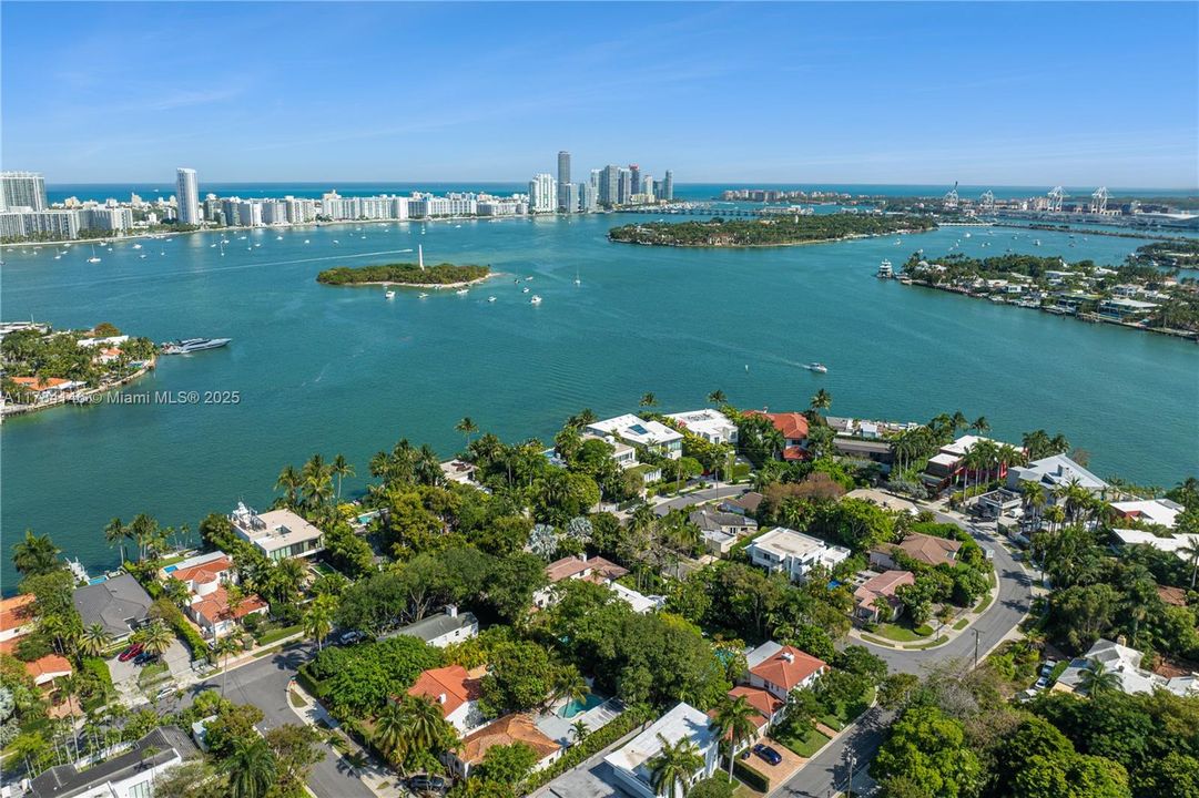 For Sale: $5,350,000 (4 beds, 4 baths, 3886 Square Feet)