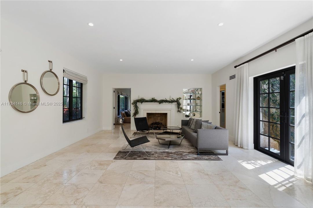 For Sale: $5,350,000 (4 beds, 4 baths, 3886 Square Feet)