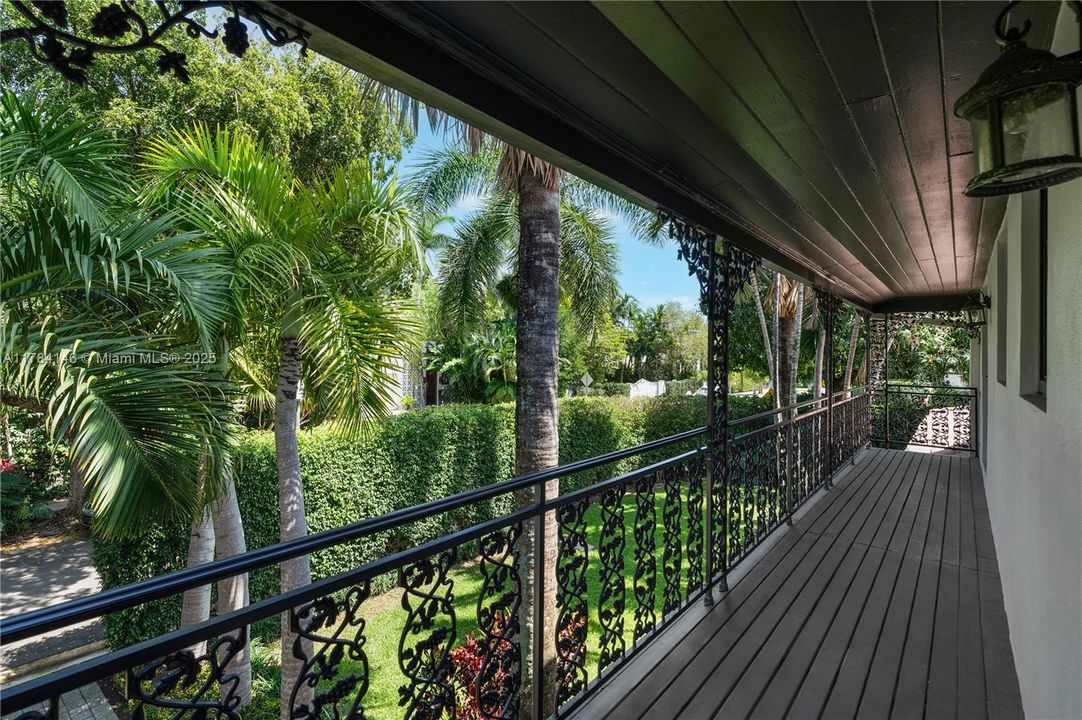 For Sale: $5,350,000 (4 beds, 4 baths, 3886 Square Feet)