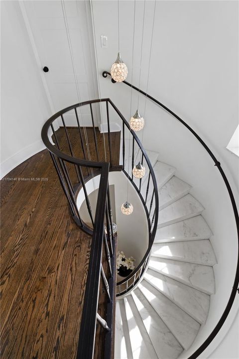 For Sale: $5,350,000 (4 beds, 4 baths, 3886 Square Feet)