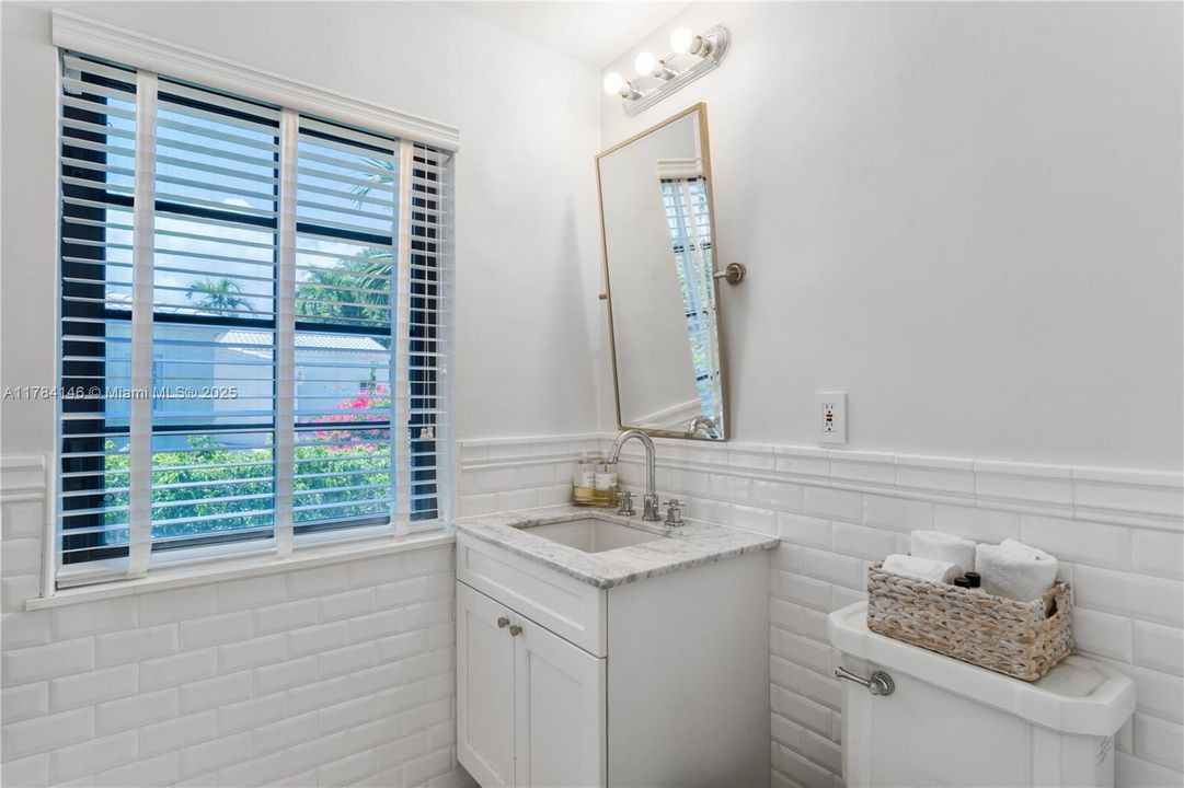 For Sale: $5,350,000 (4 beds, 4 baths, 3886 Square Feet)