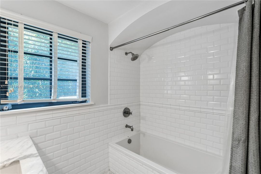 For Sale: $5,350,000 (4 beds, 4 baths, 3886 Square Feet)