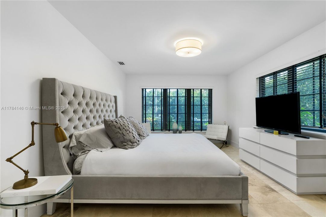 For Sale: $5,350,000 (4 beds, 4 baths, 3886 Square Feet)