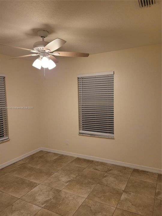 Недавно продано: $475,000 (0 спален, 0 ванн, 2296 Квадратных фут)