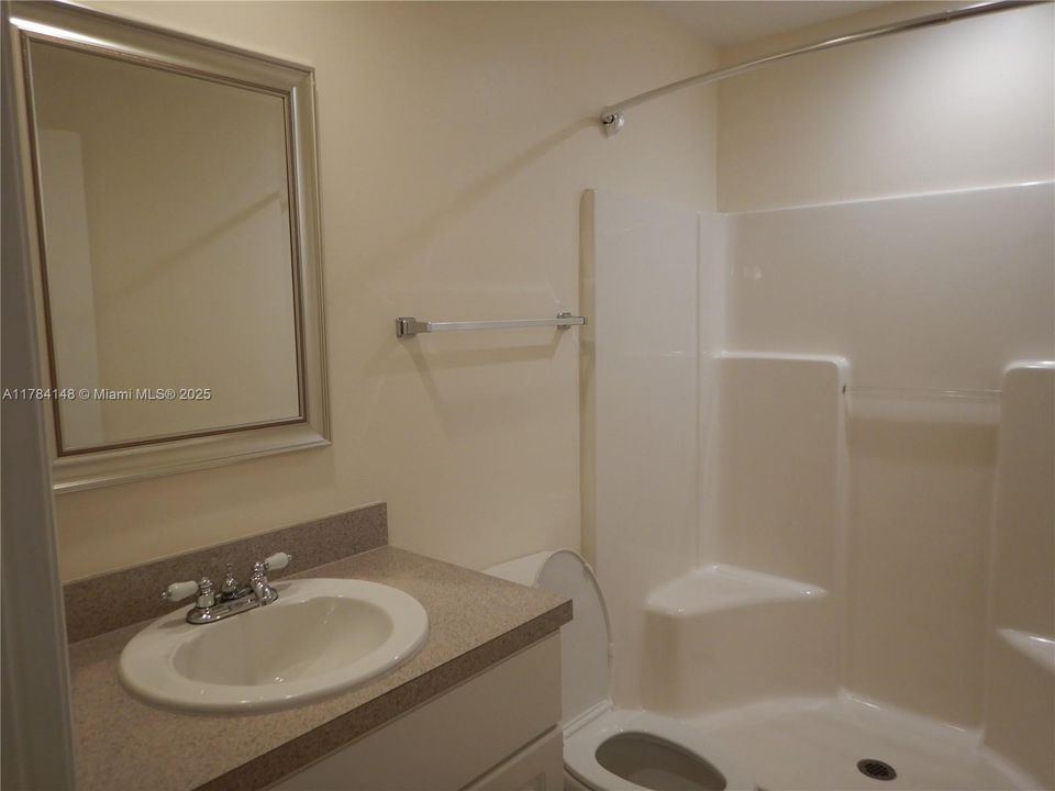 ON SUITE MASTER, UNIT A