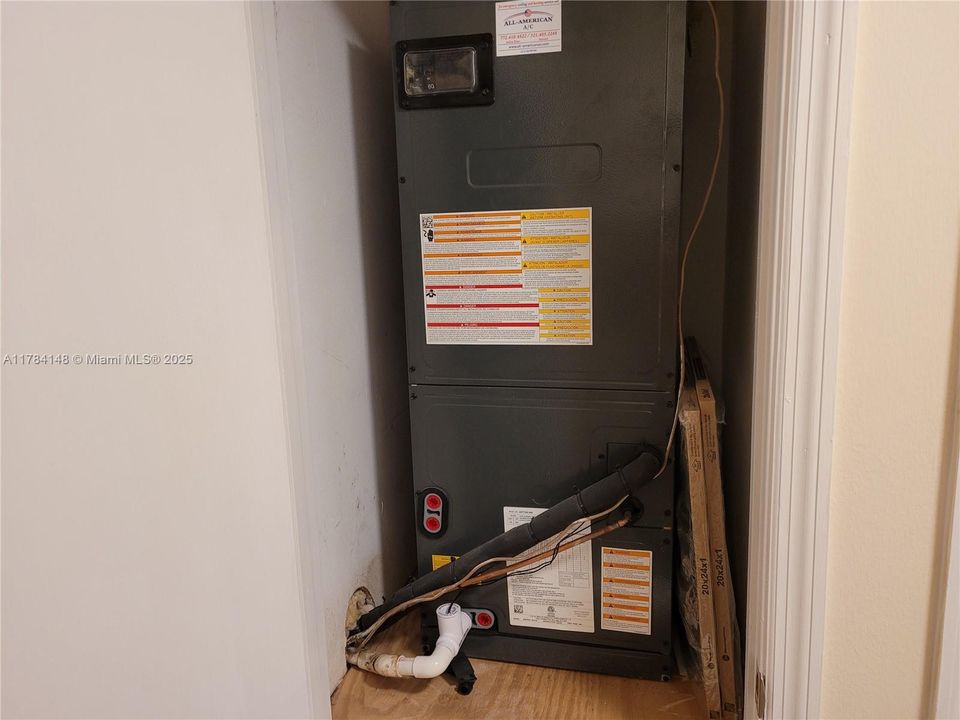 Недавно продано: $475,000 (0 спален, 0 ванн, 2296 Квадратных фут)