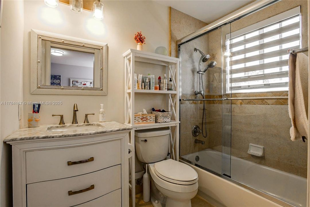 Недавно продано: $1,249,000 (5 спален, 4 ванн, 3336 Квадратных фут)