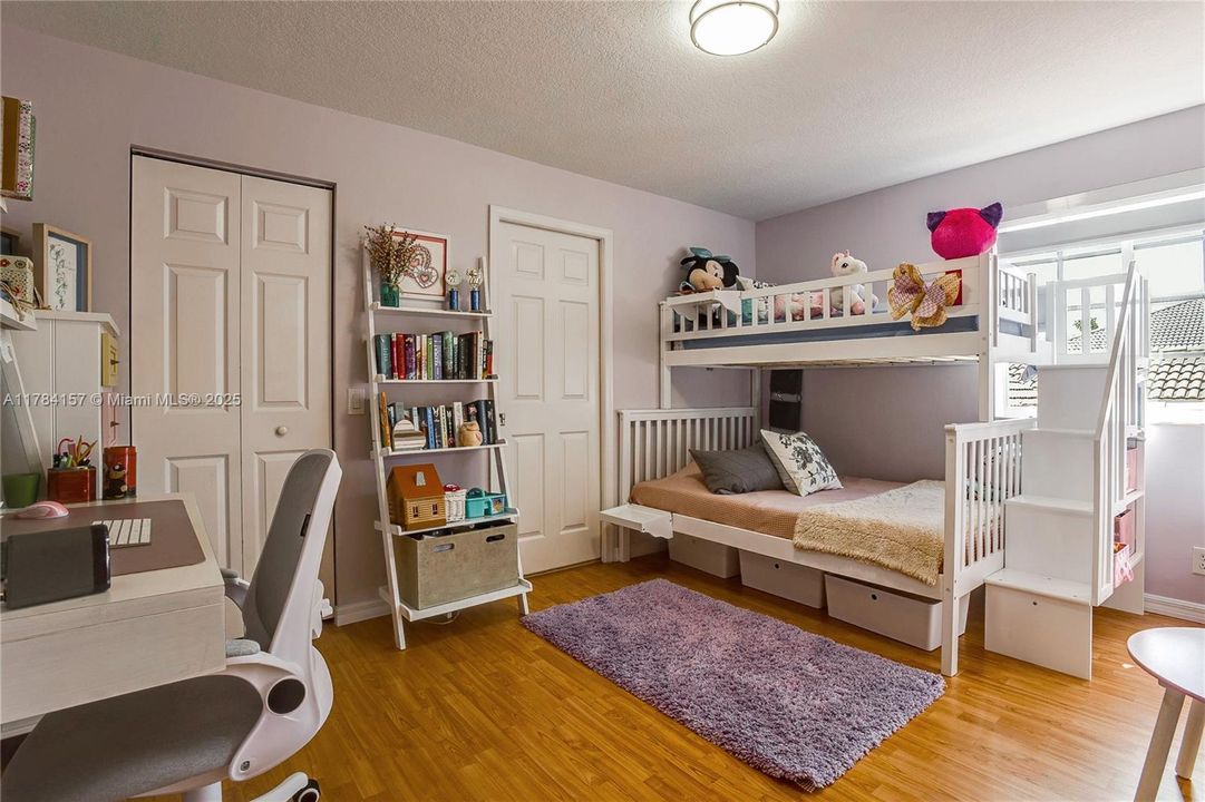 Недавно продано: $1,249,000 (5 спален, 4 ванн, 3336 Квадратных фут)