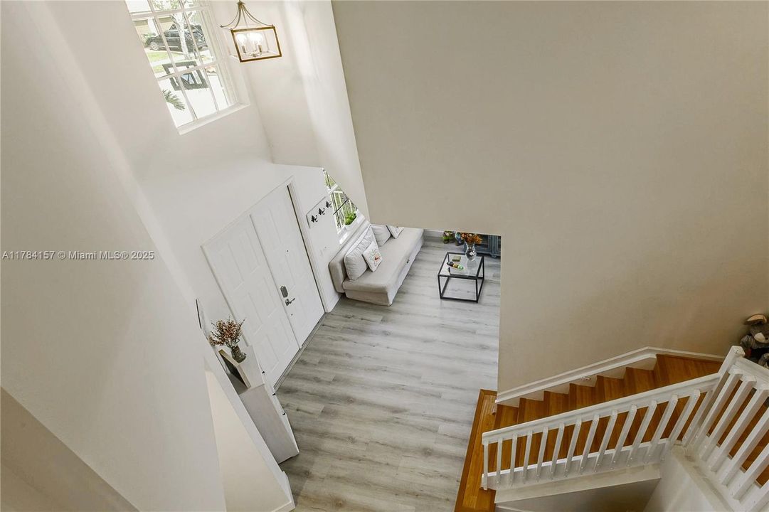 Недавно продано: $1,249,000 (5 спален, 4 ванн, 3336 Квадратных фут)