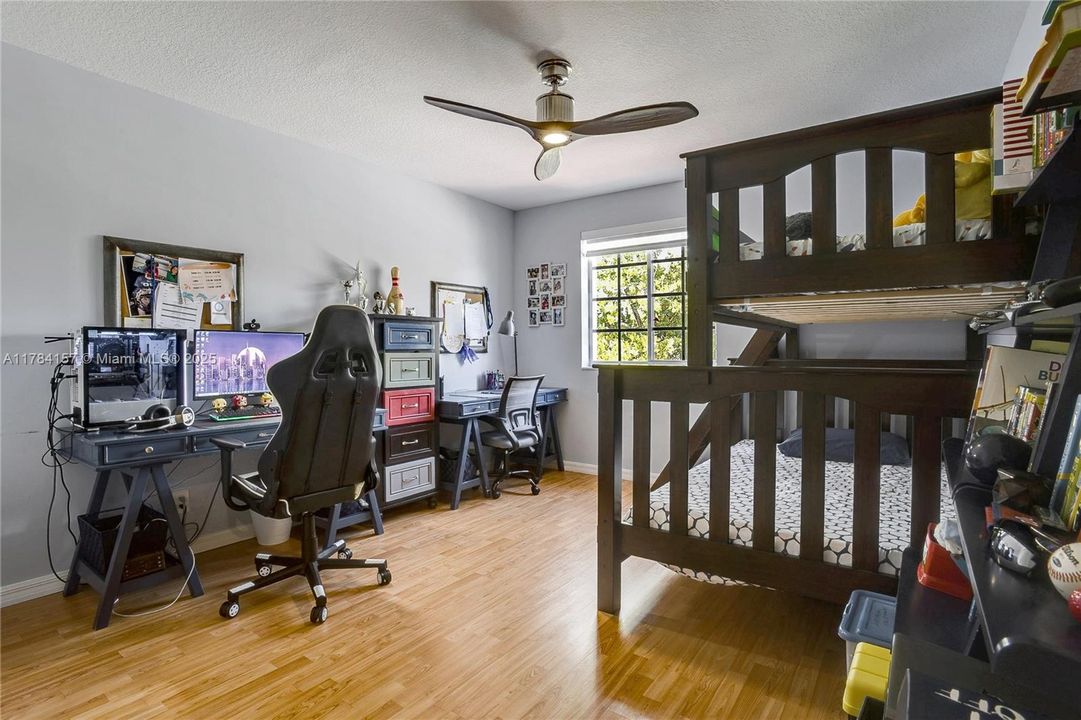 Недавно продано: $1,249,000 (5 спален, 4 ванн, 3336 Квадратных фут)