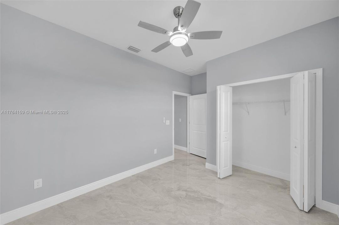 Recently Sold: $375,000 (4 beds, 2 baths, 1800 Square Feet)