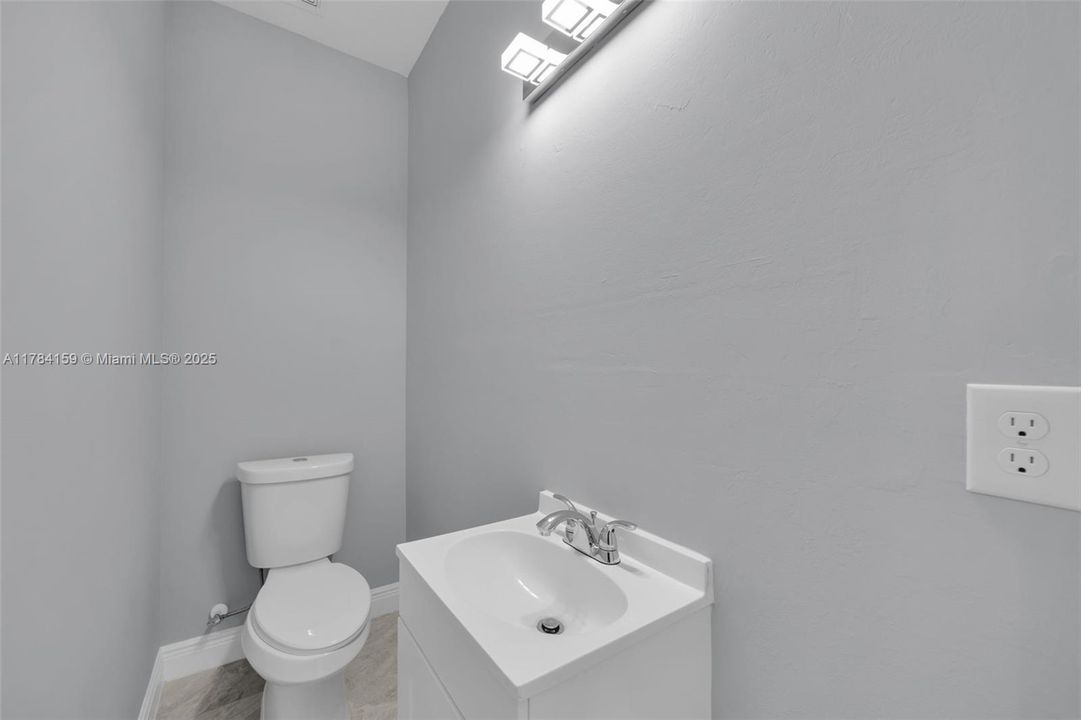 Recently Sold: $375,000 (4 beds, 2 baths, 1800 Square Feet)