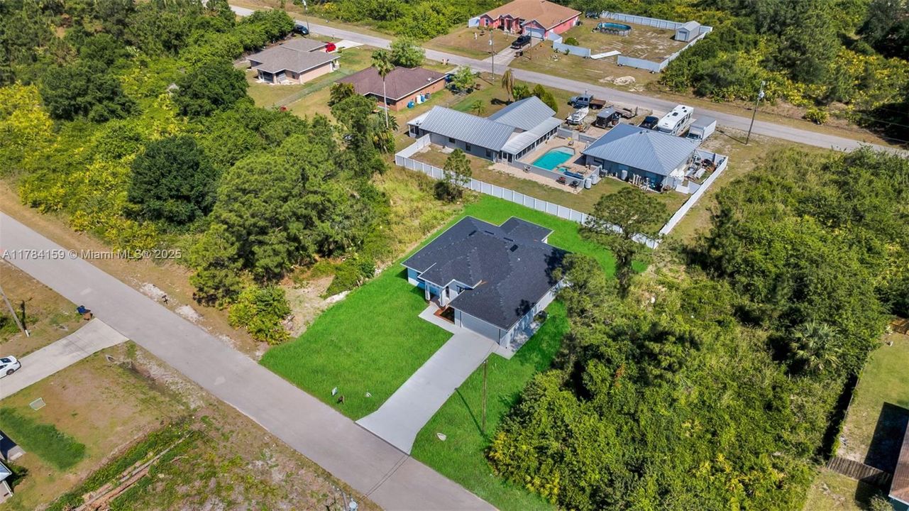 Recently Sold: $375,000 (4 beds, 2 baths, 1800 Square Feet)