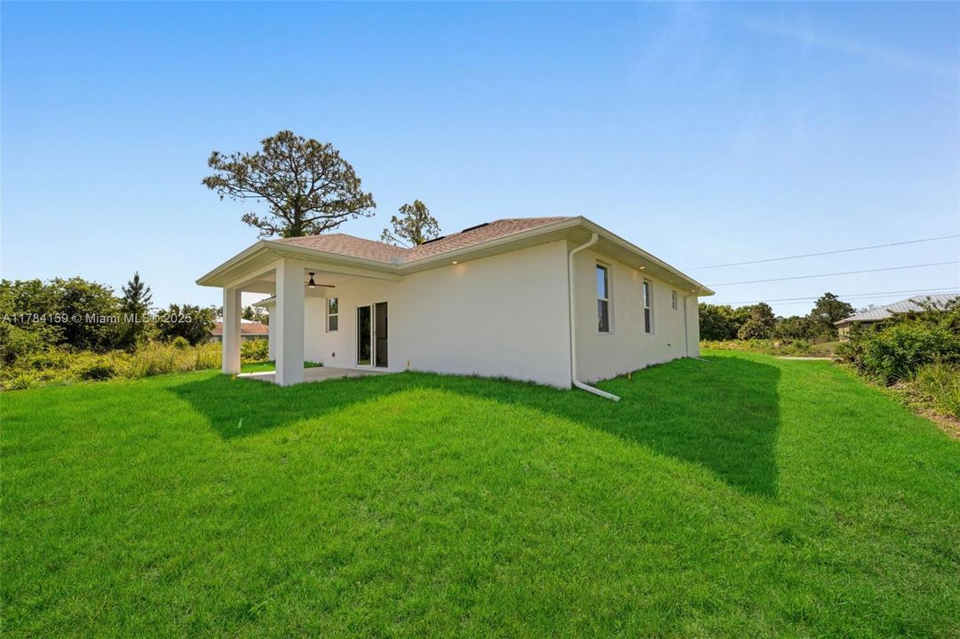 Recently Sold: $375,000 (4 beds, 2 baths, 1800 Square Feet)