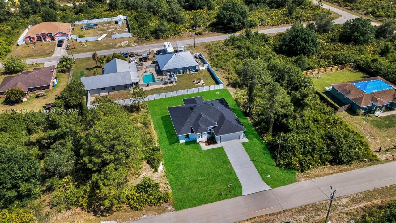 Recently Sold: $375,000 (4 beds, 2 baths, 1800 Square Feet)