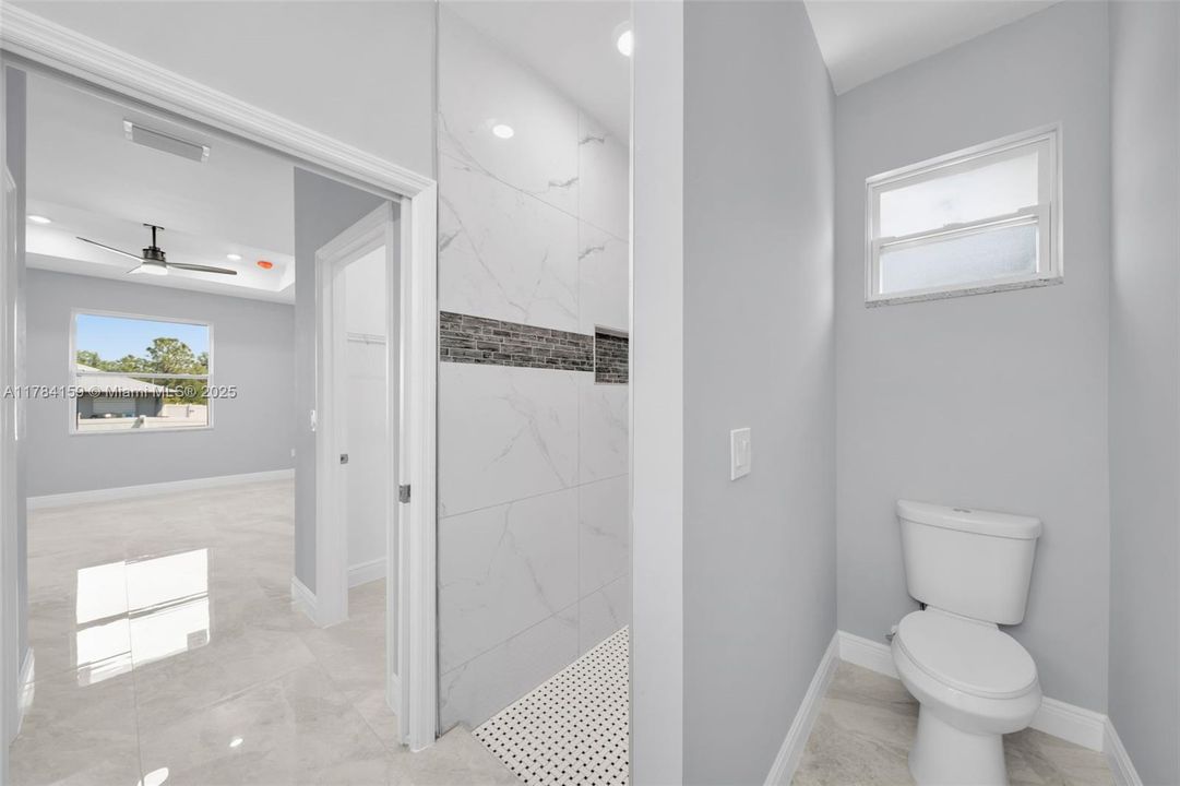 Recently Sold: $375,000 (4 beds, 2 baths, 1800 Square Feet)