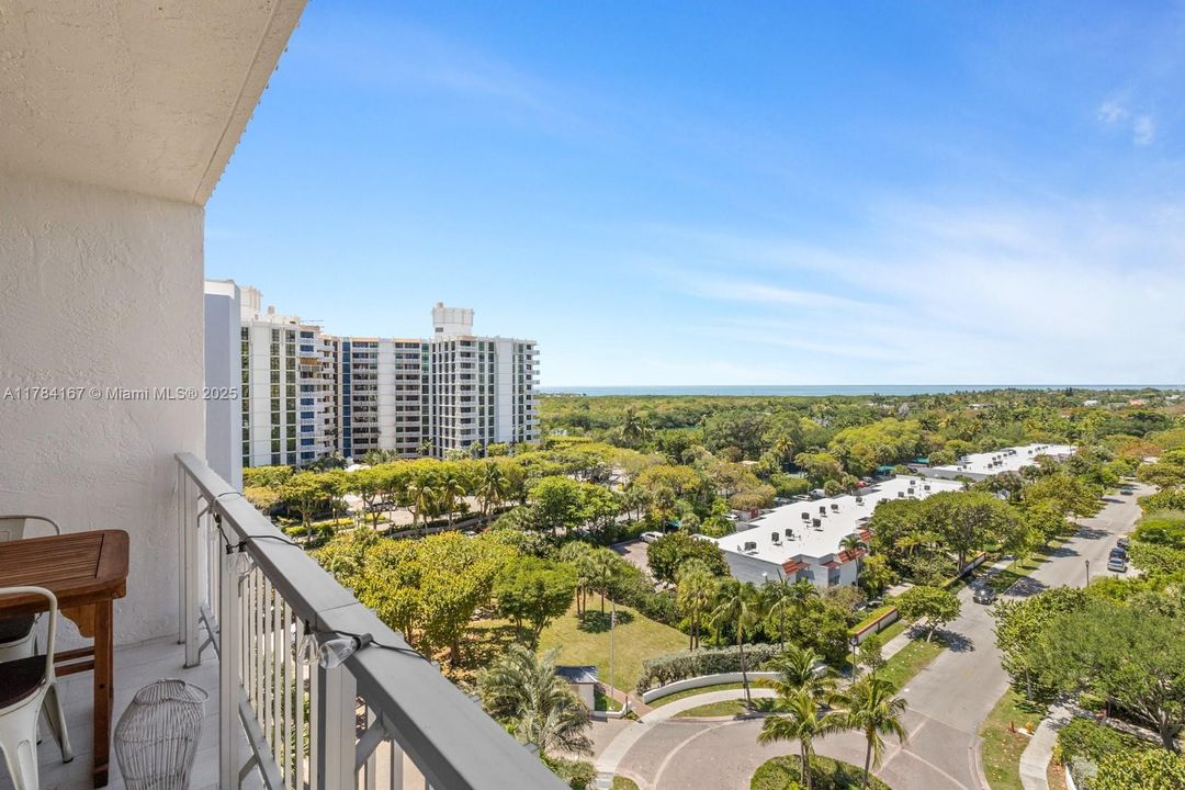 Vendido Recientemente: $1,600,000 (2 camas, 2 baños, 1670 Pies cuadrados)