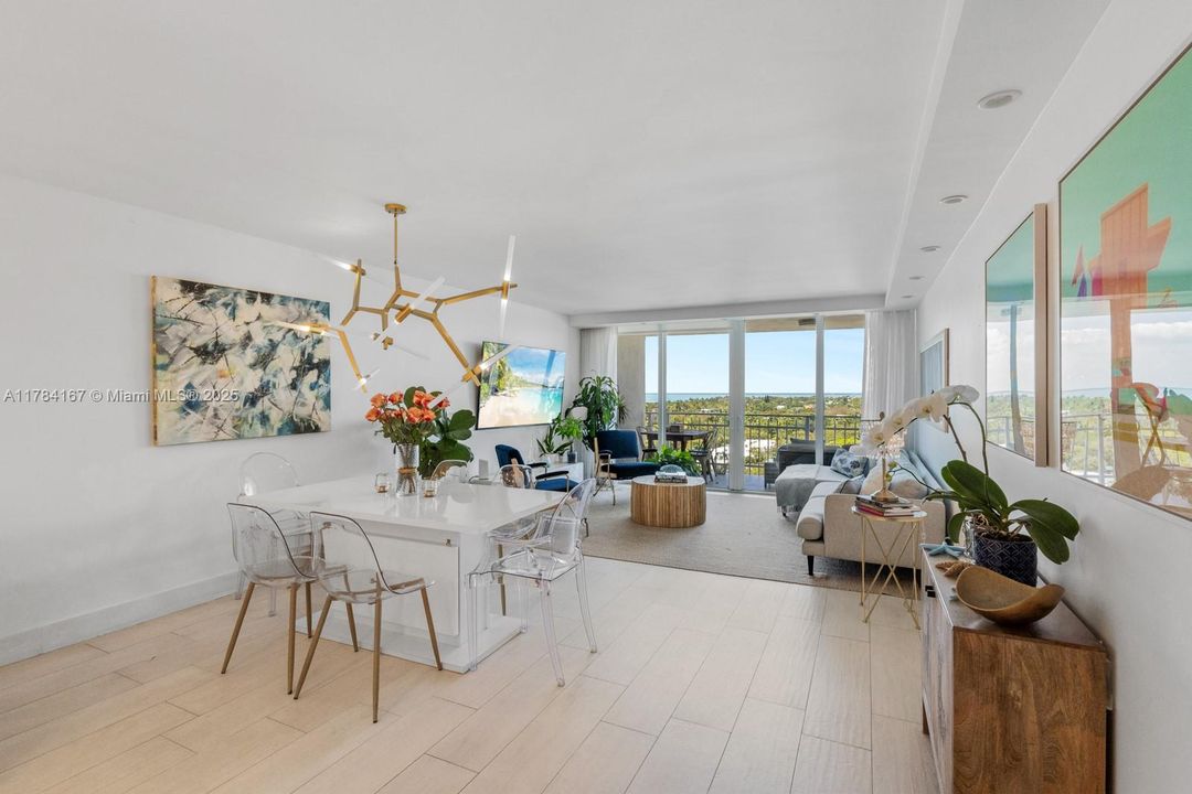 Vendido Recientemente: $1,600,000 (2 camas, 2 baños, 1670 Pies cuadrados)