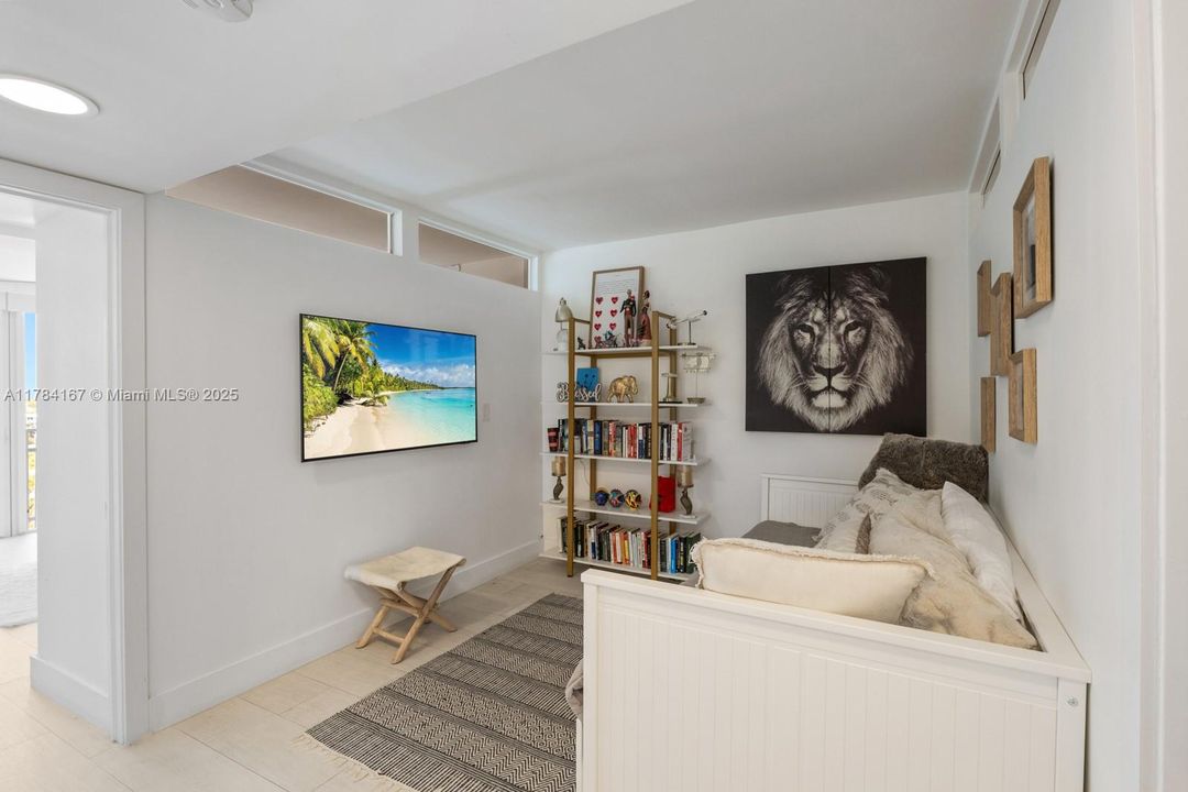 Vendido Recientemente: $1,600,000 (2 camas, 2 baños, 1670 Pies cuadrados)