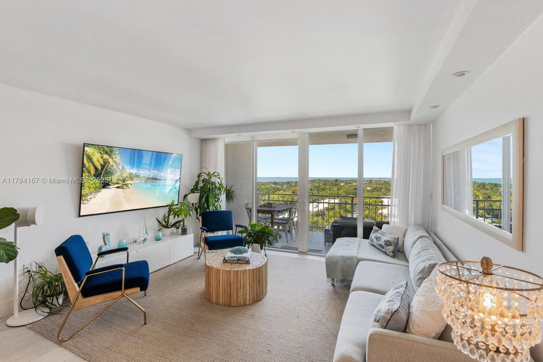 Vendido Recientemente: $1,600,000 (2 camas, 2 baños, 1670 Pies cuadrados)