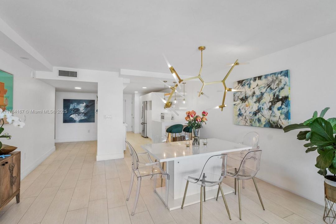 Vendido Recientemente: $1,600,000 (2 camas, 2 baños, 1670 Pies cuadrados)