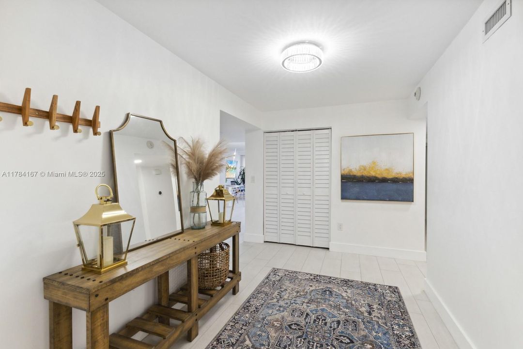 Vendido Recientemente: $1,600,000 (2 camas, 2 baños, 1670 Pies cuadrados)