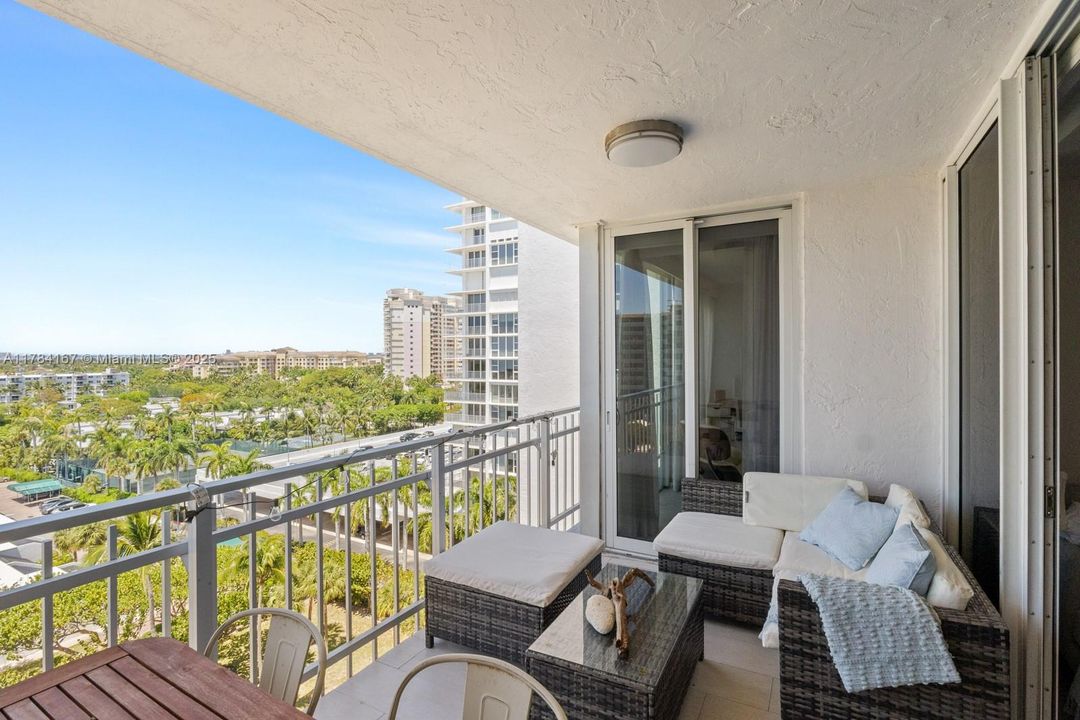 Vendido Recientemente: $1,600,000 (2 camas, 2 baños, 1670 Pies cuadrados)