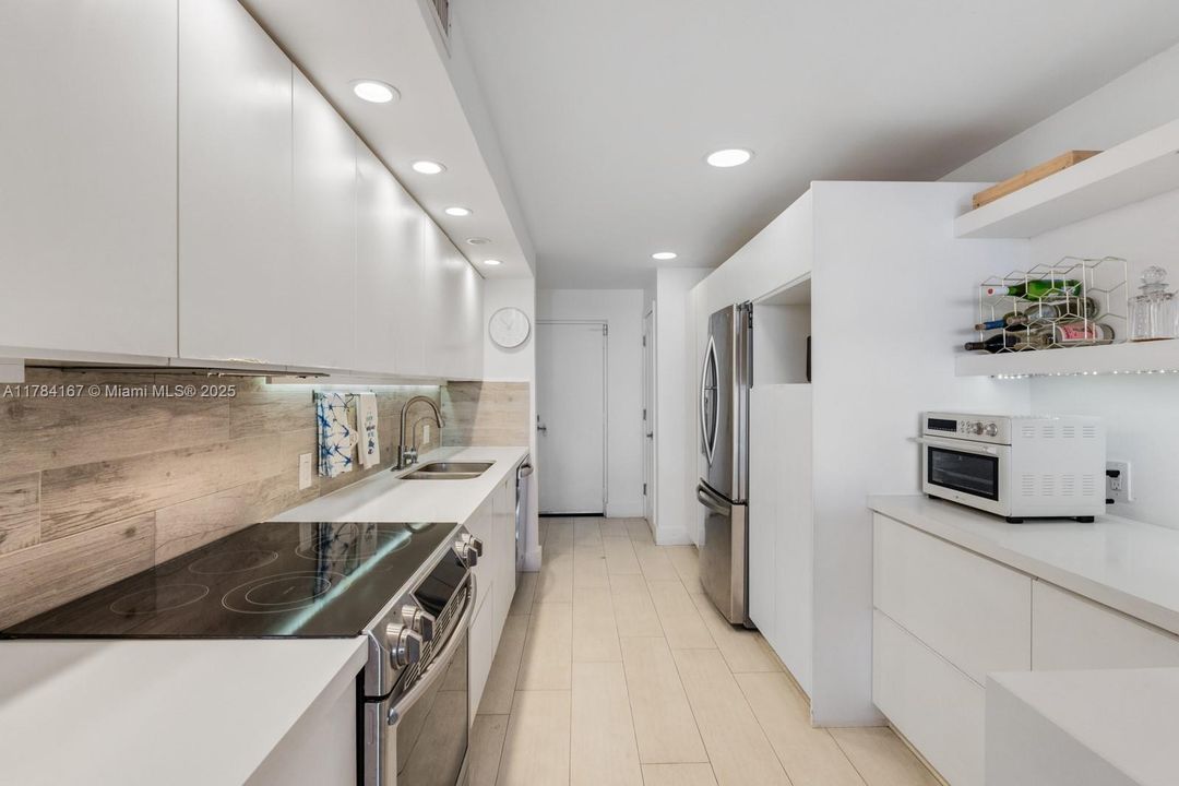 Vendido Recientemente: $1,600,000 (2 camas, 2 baños, 1670 Pies cuadrados)