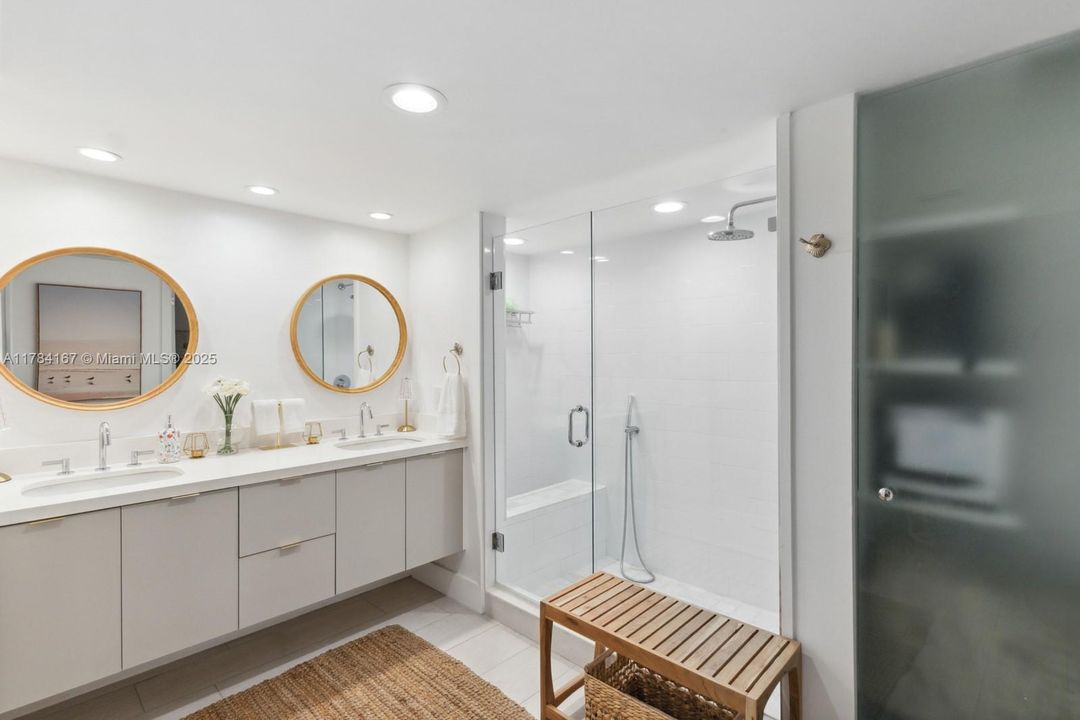 Vendido Recientemente: $1,600,000 (2 camas, 2 baños, 1670 Pies cuadrados)