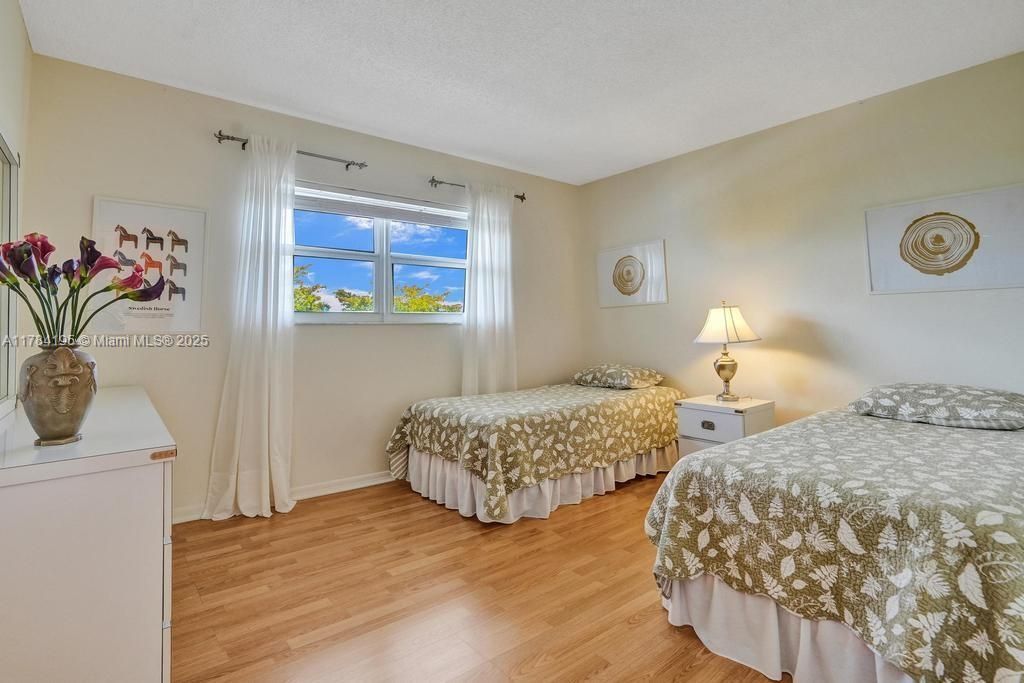 Vendido Recientemente: $205,000 (2 camas, 2 baños, 1144 Pies cuadrados)