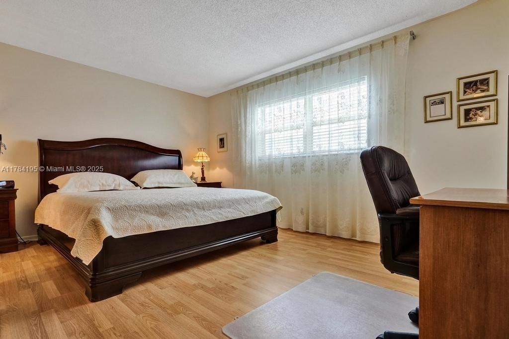 Vendido Recientemente: $205,000 (2 camas, 2 baños, 1144 Pies cuadrados)