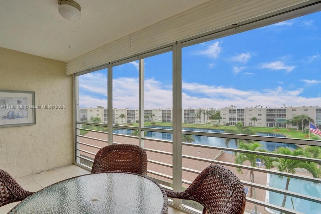 Vendido Recientemente: $205,000 (2 camas, 2 baños, 1144 Pies cuadrados)