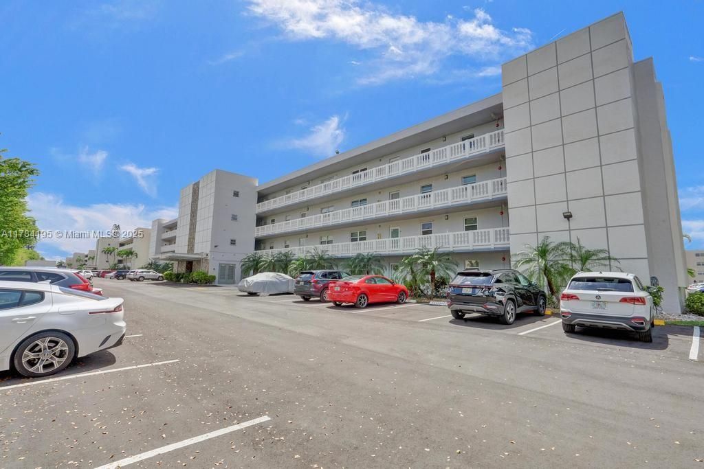 Vendido Recientemente: $205,000 (2 camas, 2 baños, 1144 Pies cuadrados)