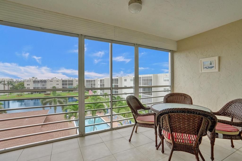 Vendido Recientemente: $205,000 (2 camas, 2 baños, 1144 Pies cuadrados)