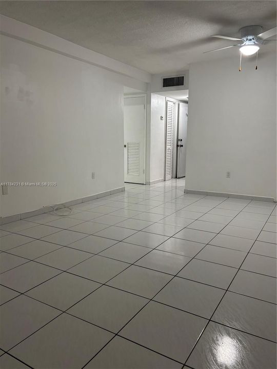 Recientemente alquilado: $1,700 (1 camas, 1 baños, 644 Pies cuadrados)