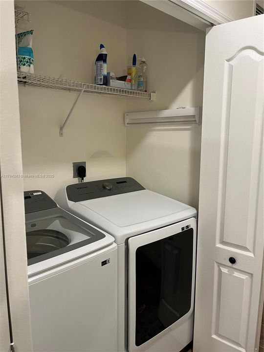 Recently Rented: $2,950 (3 beds, 3 baths, 1270 Square Feet)