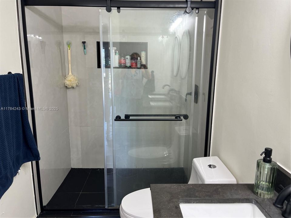 Recently Rented: $2,950 (3 beds, 3 baths, 1270 Square Feet)